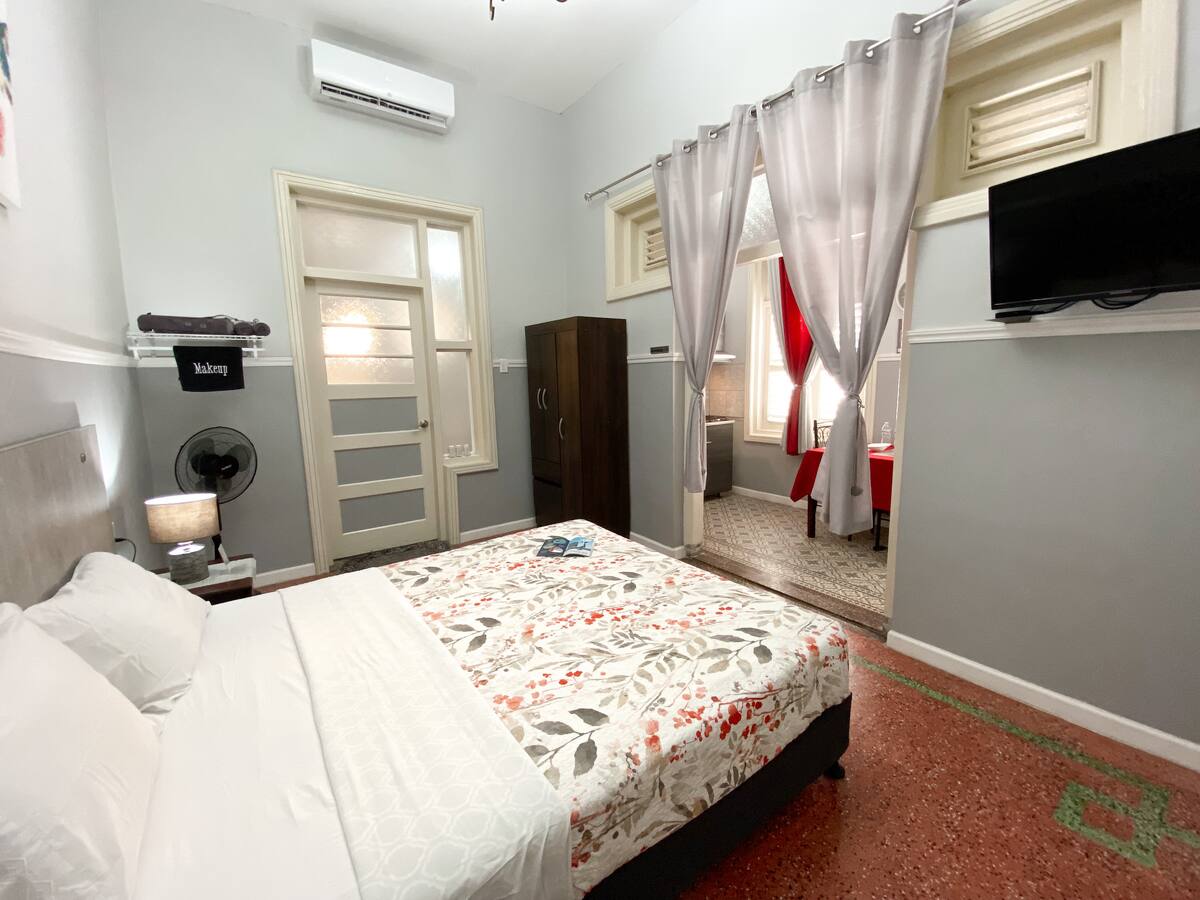 Apartment B, photo 3