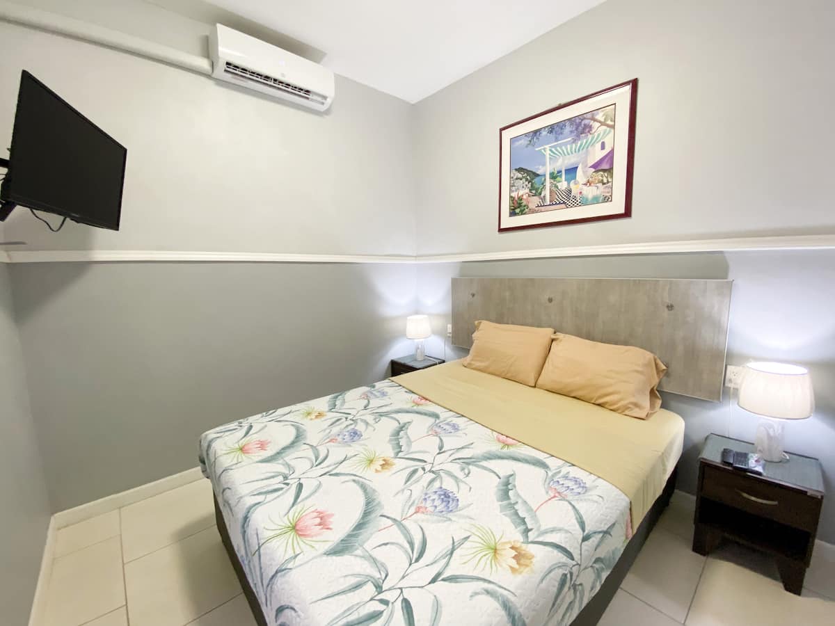 Apartment E, photo 1